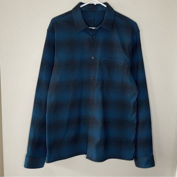Lululemon Men’s Masons Peak Flannel Button Down Shirt in Blue and Black Size L - Picture 2 of 8